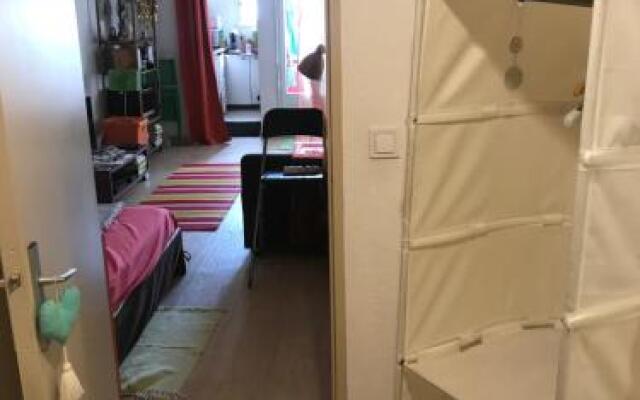 Joli Studio Avec Jardinet