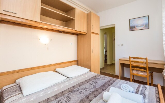 Beautiful Home in Kampor With Wifi and 2 Bedrooms