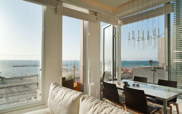 Stunning Apt w/ Balcony & Sea View by Sea N' Rent