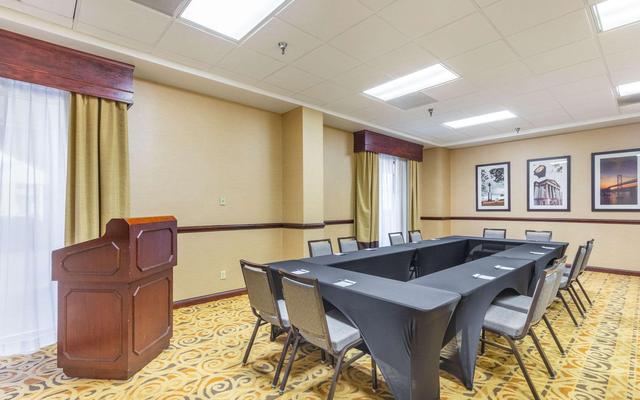 Comfort Suites Chesapeake - Norfolk