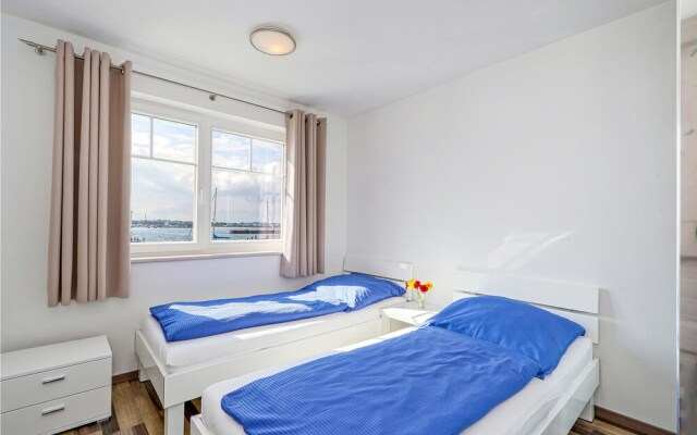 Weiße Strandvilla/56a O