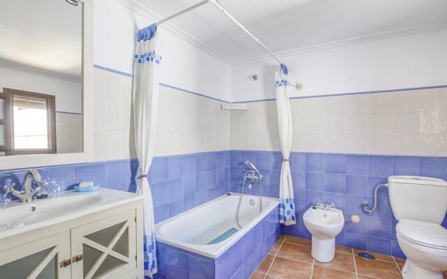 Comfy Holiday Home in Carcabuey With Patio