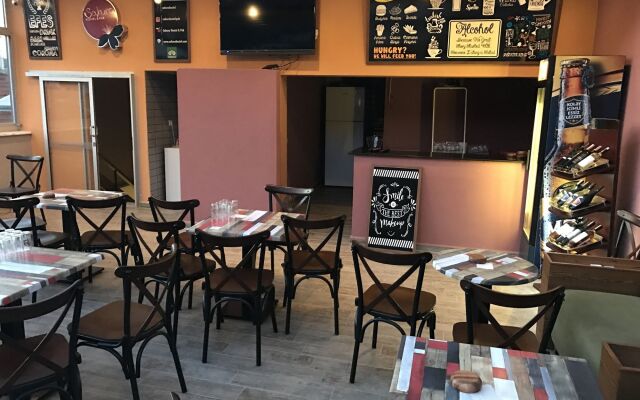 Sakura Hostel & Pub