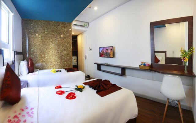 Rich Hotel