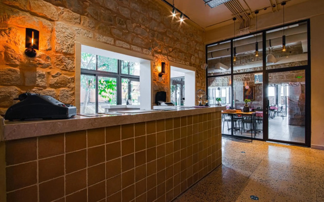 Canary Hotel