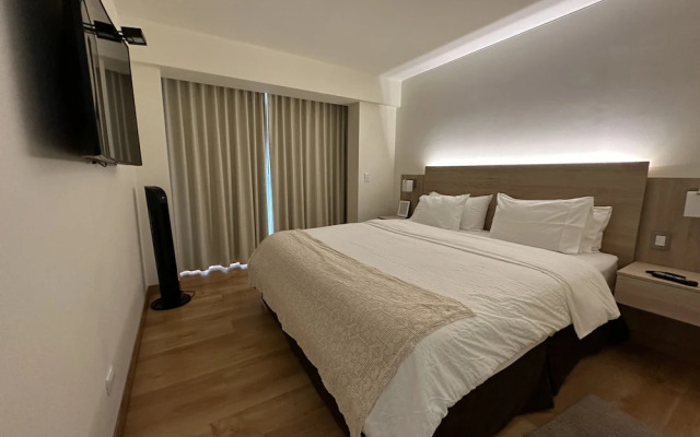 Miraflores 1 or 2 Bedroom Executive Apartment.