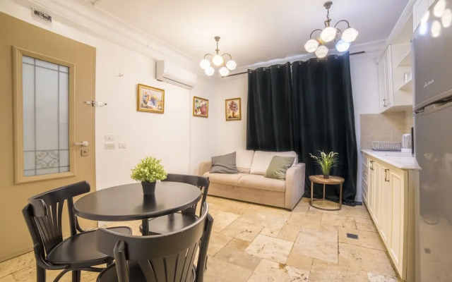 Tish ApartHotel