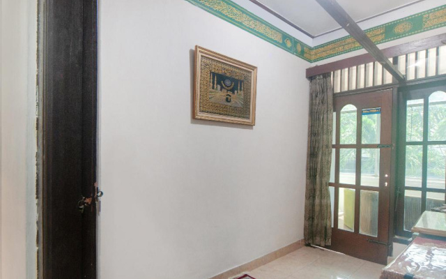 OYO 2256 Danysa Guesthouse