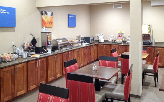 Holiday Inn Express Junction City