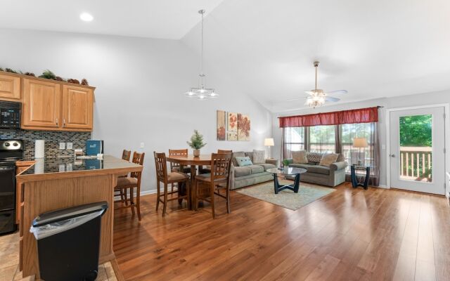 Heavenly Hideaway 2 Bedroom Condo by RedAwning