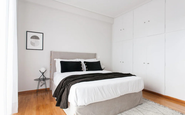 Spacious Apartment near HELEXPO