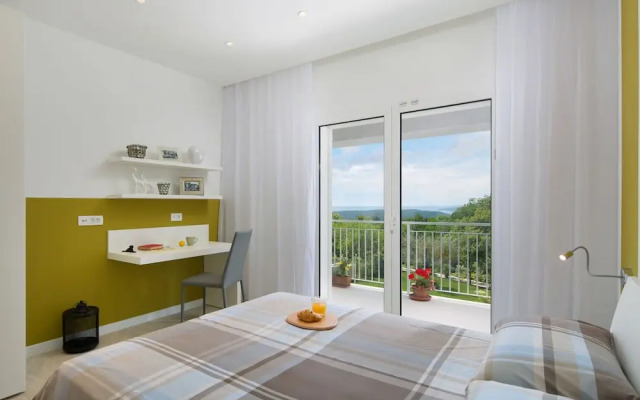 Peaceful Villa in Stanisovi With sea View