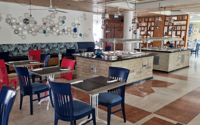 Nereus Hotel