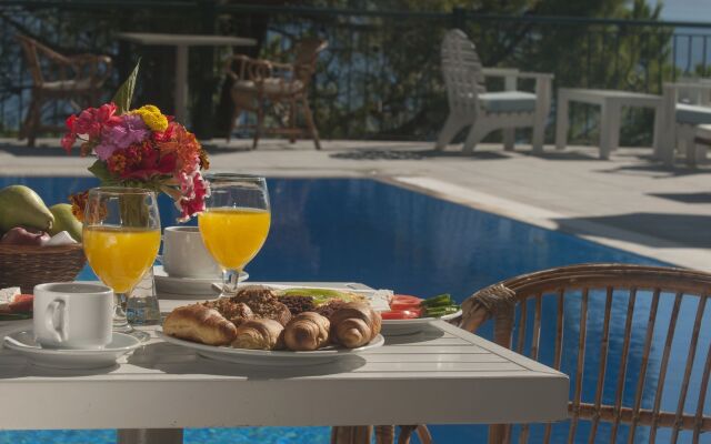 Aliki Hotel