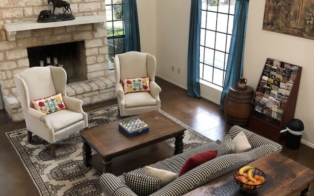 Windcrest Inn and Suites