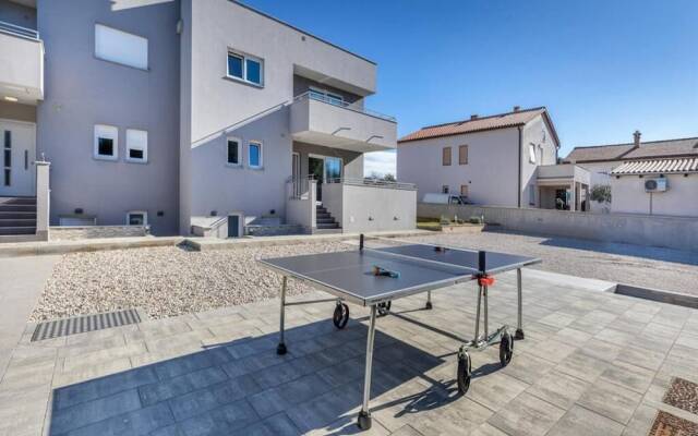 Villa D - Pula, 3-bedrooms, Sauna, Fitness Room, Billiard, Heated Pool