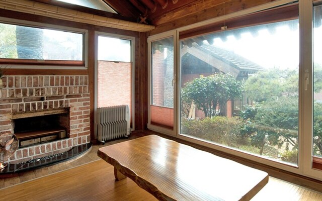 Tongyeong Geobukseon Hotel