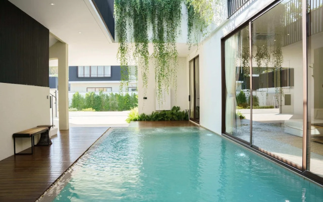 Tree O'clock Pool Villa - Phuket