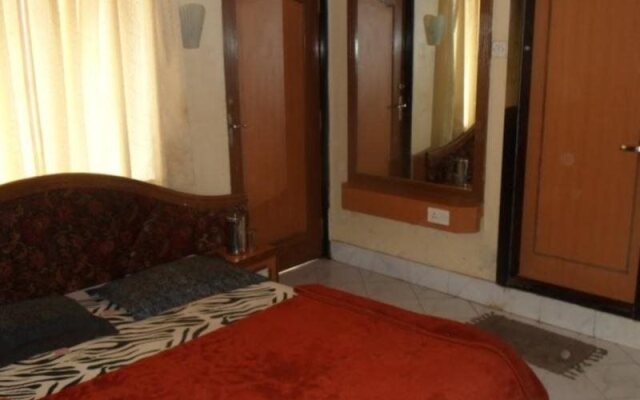 Hotel R K Palace