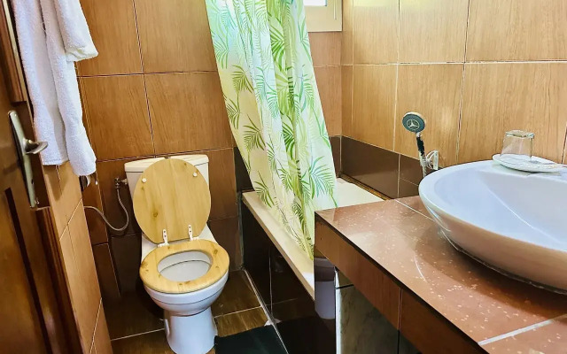 YaahoT Hotel