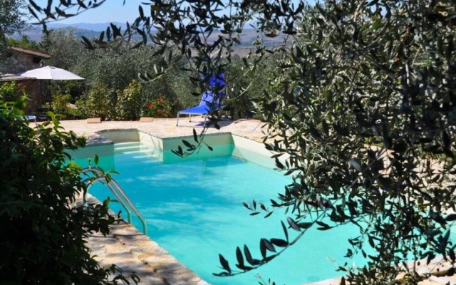 Lush Holiday Home in Rapolano Terme With Swimming Pool