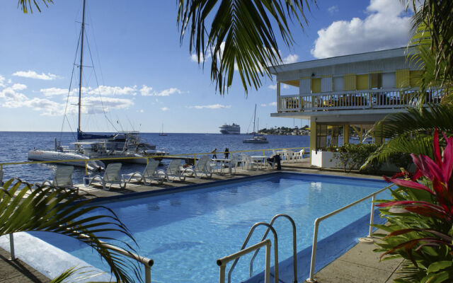 Anchorage Hotel & Dive Center