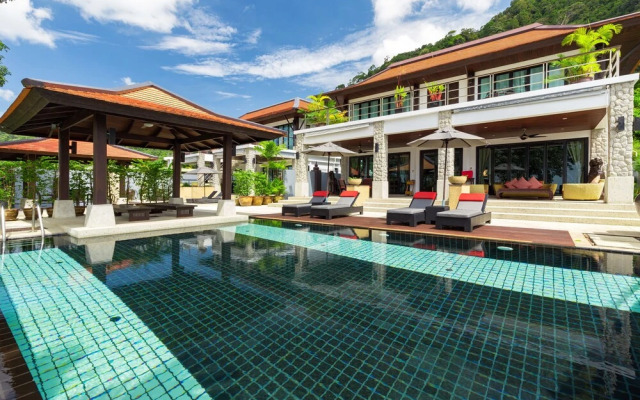 Spectacular Seaview Pool Villa Kalim 6