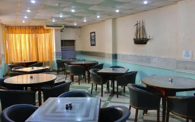 Sea Star Hotel