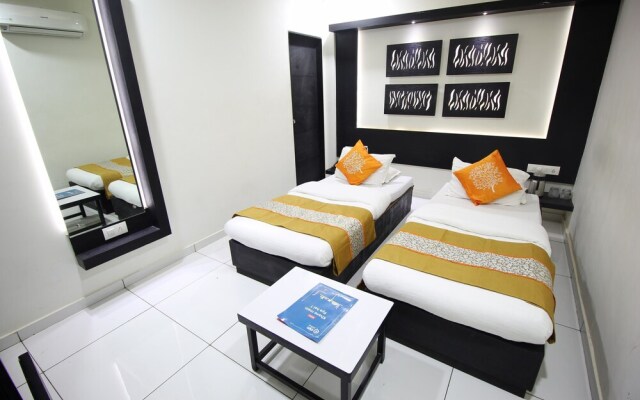 OYO 1319 Hotel Paramount Inn