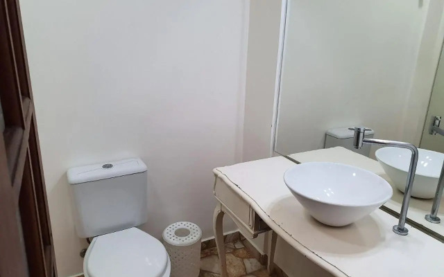 FLAT NOVO - 100M Praia Pitangueiras - Capt.Varam