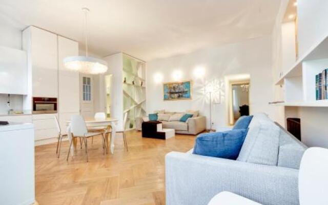 Central and Luxurious Beethovnova Apartment