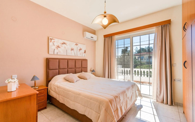 COLONIAL FAMILY apartment #3