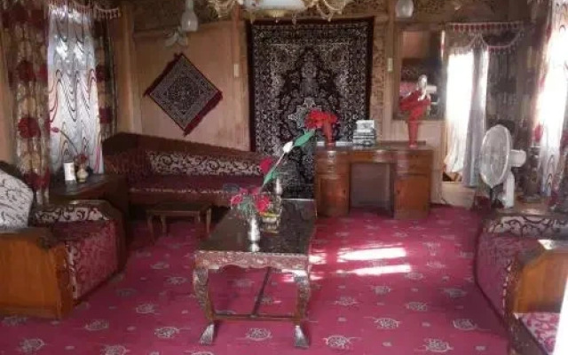Trambak Houseboat
