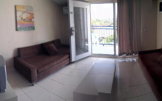 Joker Side Hill Suite Hotel