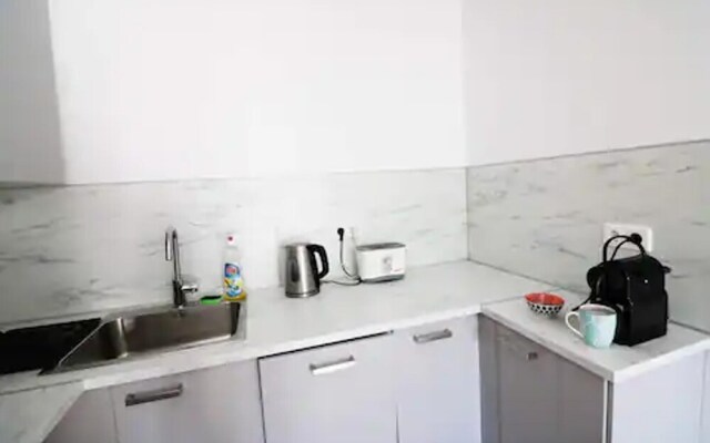 Maharaja Mountain Palace 3-bed Apartment in Buda
