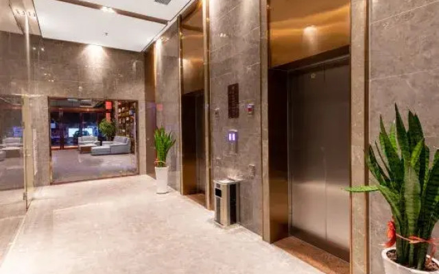 Qiaojun Hotel (Zhanjiang Dingsheng Plaza Luchuan Avenue Middle)