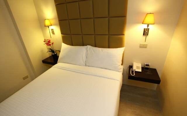 The Oracle Hotel & Residences