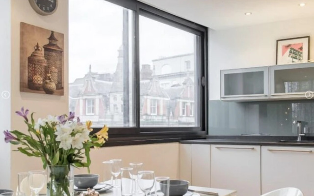 Oxford Street Apartment