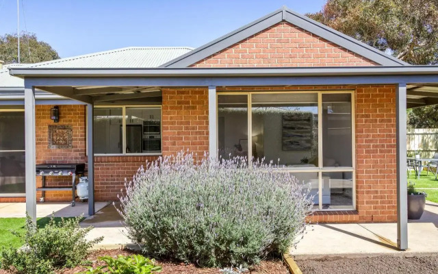 2 Bedroom Unit - Close To The Beach