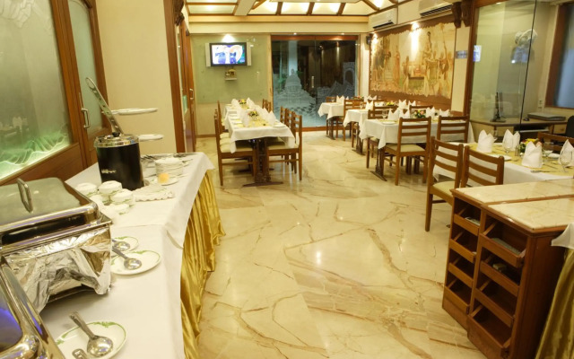 Hotel Regal Enclave