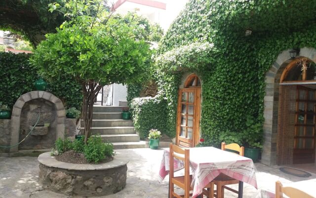 Hotel Maria (Lassithi Crete)