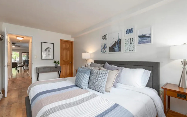 210 Cooper Unit 2B