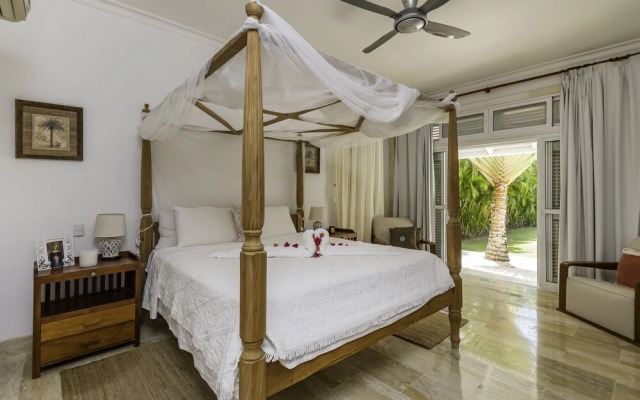 5-star villa near Playa Blanca Beach