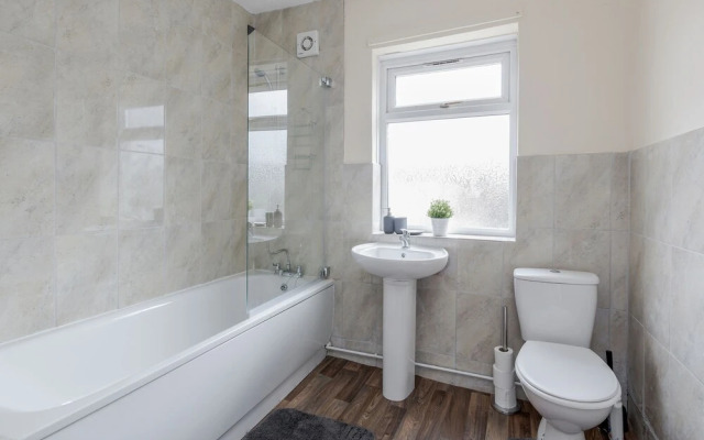 Beautiful 2-bed House in Quiet Cul-de-sac