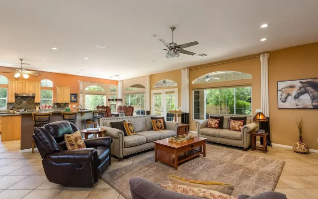Casa Dynamite 4 Bedroom Home by RedAwning