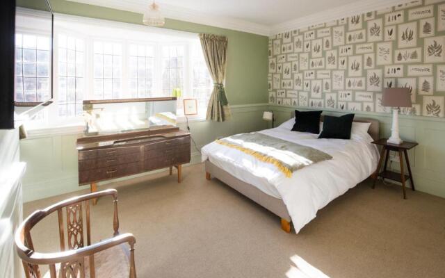Bournville House & Cafe