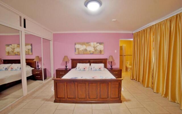 A Ocean View Malmok Villa