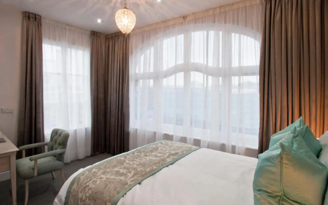 W12 Rooms