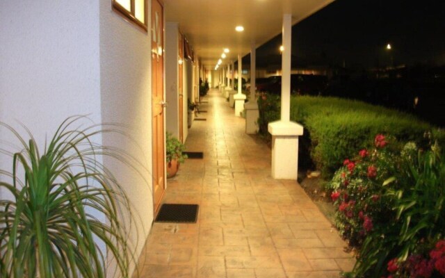 Valdez Motor Lodge