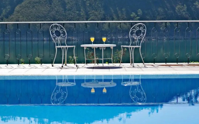 Lago Azul Villa